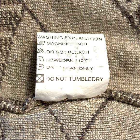 Patrizia Luca Brown and Tan Patterned V Neck Pullover Sweater - Picture 4 of 5